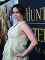Эмили Блант на премьере фильма "Белоснежка и охотник 2" в Лос-Анджелесе