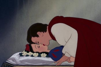 Звезду "Холодного сердца" возмутил поцелуй принца в "Белоснежке"