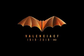 DC Сomics потребовала запретить логотип испанской "Валенсии" из-за Бэтмена 