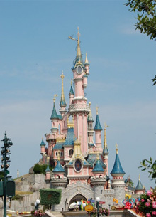Компания Disney уволит десятки тысяч сотрудников