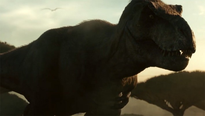 Режиссер Мира Юрского периода 3 объяснил наличие перьев у Тираннозавра