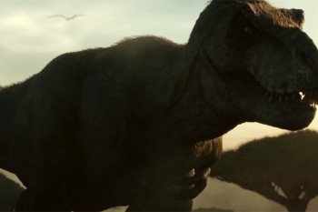 Режиссер "Мира Юрского периода 3" объяснил наличие перьев у Тираннозавра