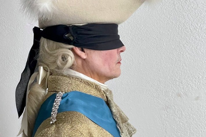 Джонни Депп предстал в образе короля Людовика XV