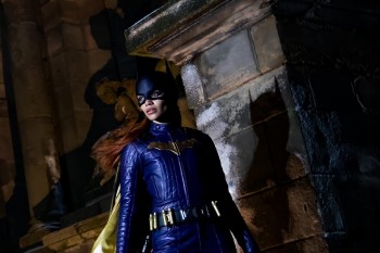 Студия Warner Bros. планирует выпуск "Бэтгерл" в прокат
