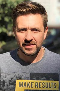Владислав Николаев
