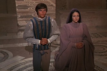 Звезды фильма "Ромео и Джульетта" обвинили студию в сексуальной эксплуатации