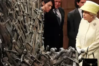Королева Великобритании посетила "Игру престолов"