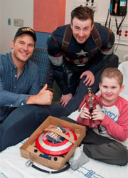 Капитан Америка и Звездный Лорд посетили больницу в Сиэтле