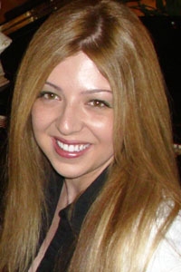 Пинар Торпак (Pinar Toprak)