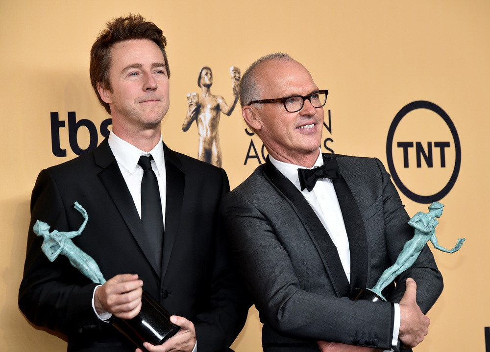 Актеры Эдвард Нортон и Майкл Китон на вручении премии Гильдии киноактеров США 2015 года