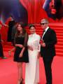 Екатерина Стриженова с супругом и дочерью на церемонии открытия Московского кинофестиваля