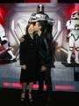 Оскар Айзек и Кэтлин Кеннеди на вечеринке для фанатов Звездных войн в Мехико