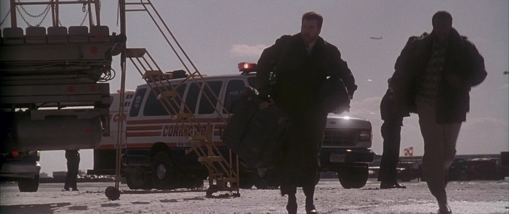 Фильм Турбулентность (1997). Кадр N102402