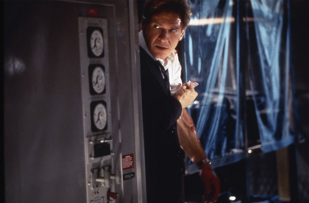 Фильм Самолет президента (1997). Кадр N109965