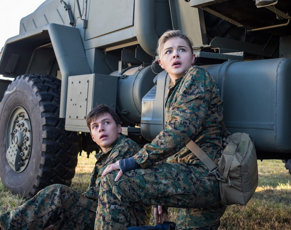 Фильм 5-ая волна (2016). Кадр N110031