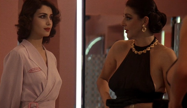 Кадр N112401 из фильма Все леди делают это / Così fan tutte (1992) .