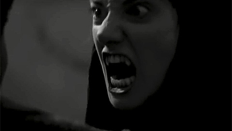 Кадр к фильму Девушка возвращается одна ночью домой / A Girl Walks Home Alone at Night