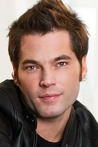 Тим Розон (Tim Rozon)
