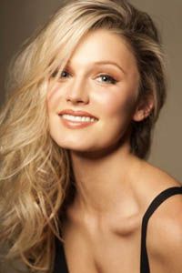Лили Треверс (Lily Travers)