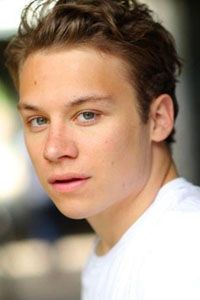 Финн Коул (Finn Cole)