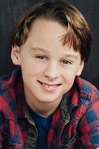 Уайатт Олефф (Wyatt Oleff)