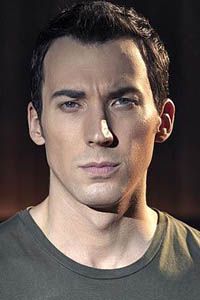 Дэвид Кэйвс (David Caves)