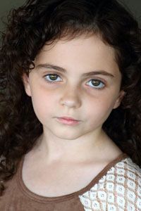 Иззи Коффи (Izzie Coffey)