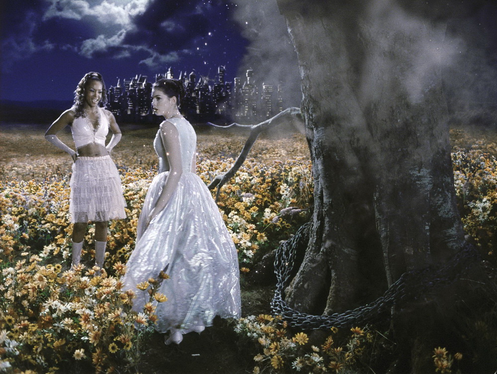 Фильм Заколдованная Элла (2004). Кадр N118465