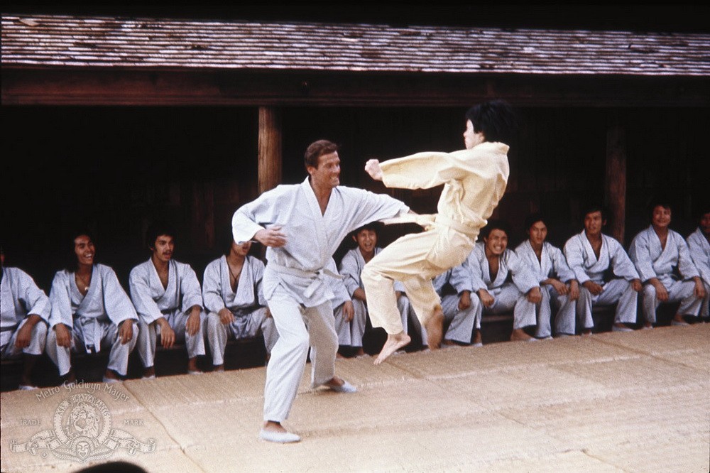 Фильм Человек с золотым пистолетом (1974). Кадр N124518