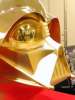 Японцы отметили юбилей "Звездных войн" золотым шлемом Дарта Вейдера