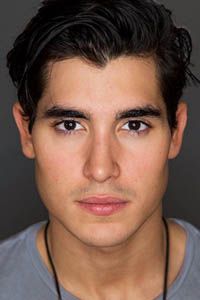 Генри Зага / Henry Zaga