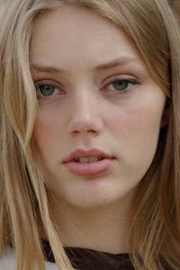 Грэйс Ван Дин (Grace Van Dien)