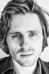 Сверрир Гуднасон (Sverrir Gudnason)
