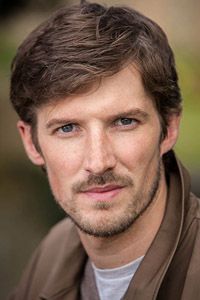 Гвилим Ли (Gwilym Lee)