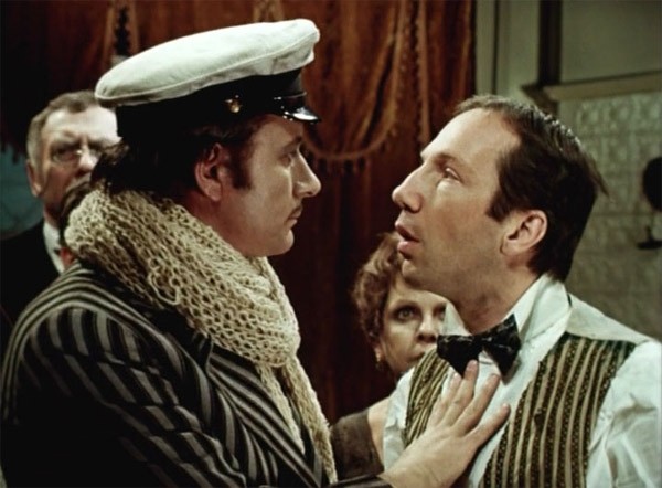 Сериал 12 стульев (1976). Кадр N135191