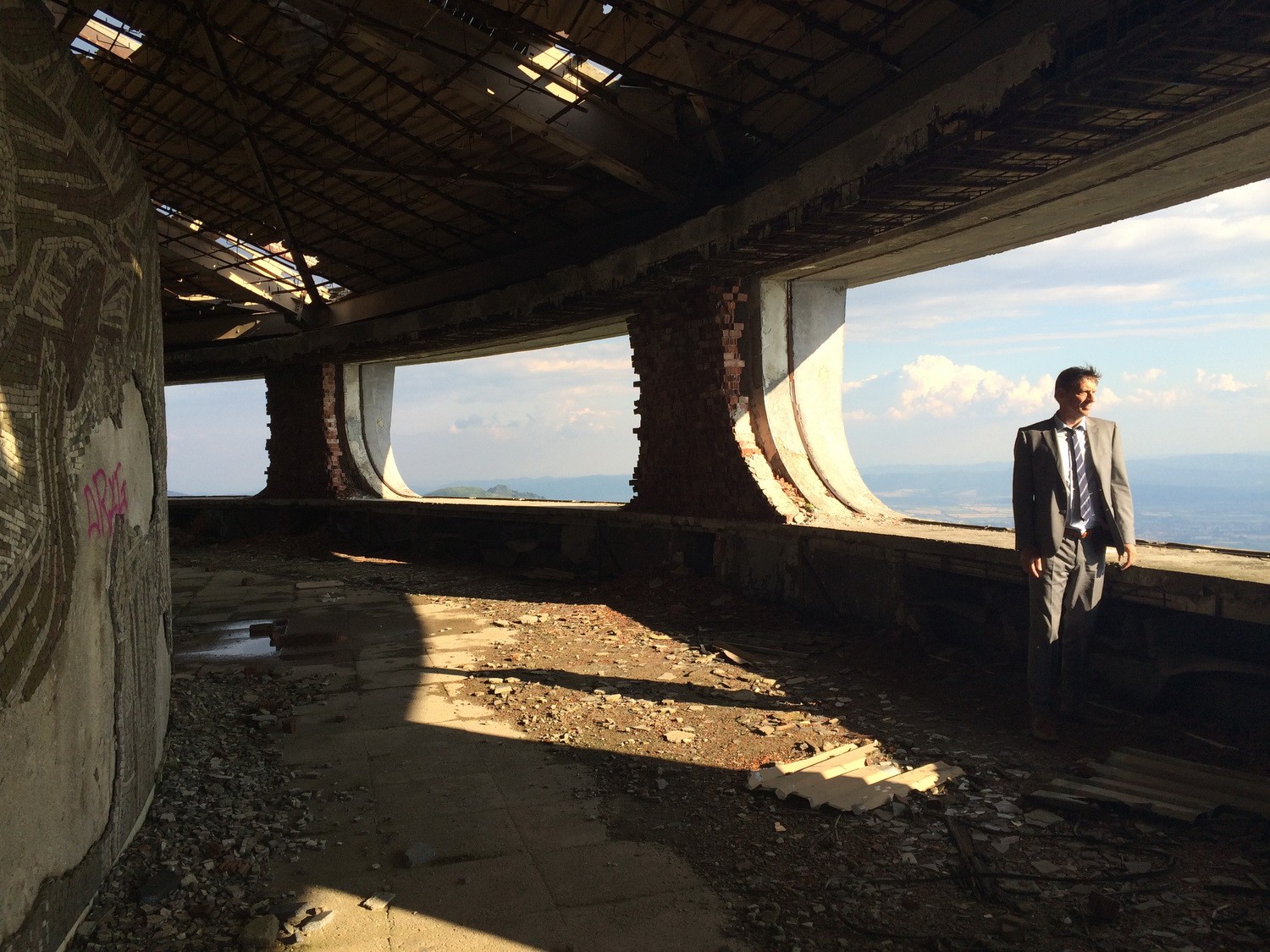 Фильм Король бельгийцев (2016). Кадр N135393