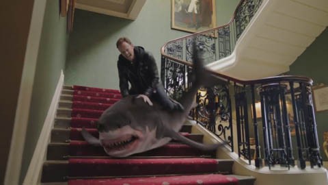 Кадр к фильму Акулий торнадо 5: Глобальное роение / Sharknado 5: Global Swarming