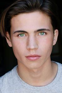 Тэннер Бьюкэнэн (Tanner Buchanan)