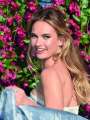Лили Джеймс на премьере фильма "Mamma Mia! 2" в Лондоне