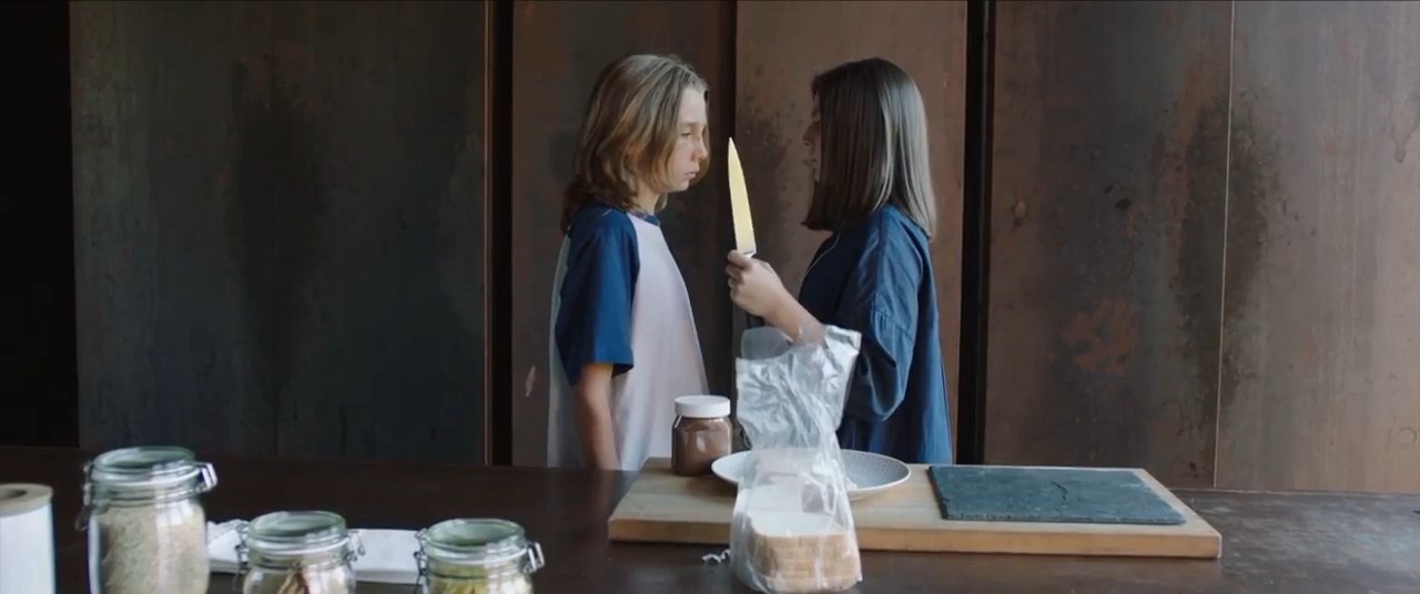 Фильм Пустая черная клетка (2017). Кадр N148571