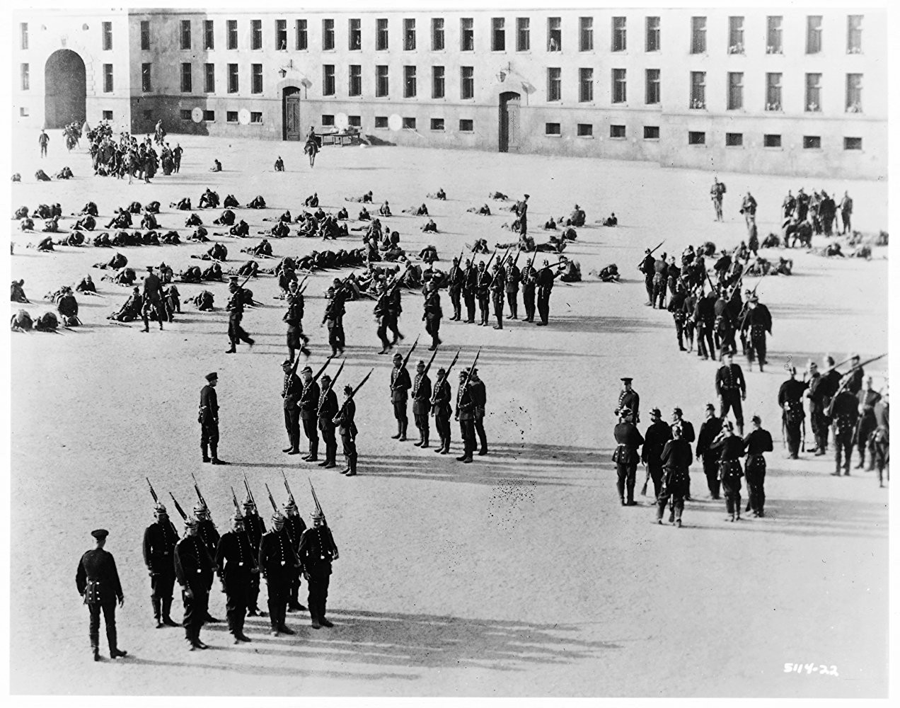 Фильм На западном фронте без перемен (1930). Кадр N151954