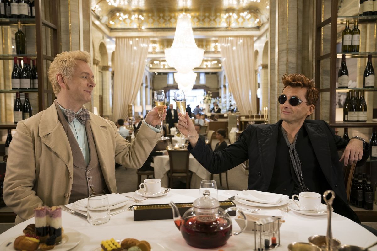 Сериал Благие знамения (2019-2024). Кадр N152595