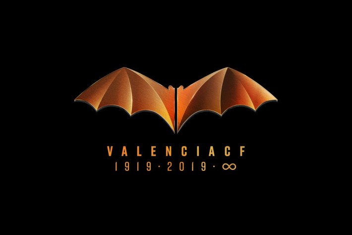 DC Сomics потребовала запретить логотип испанской Валенсии из-за Бэтмена
