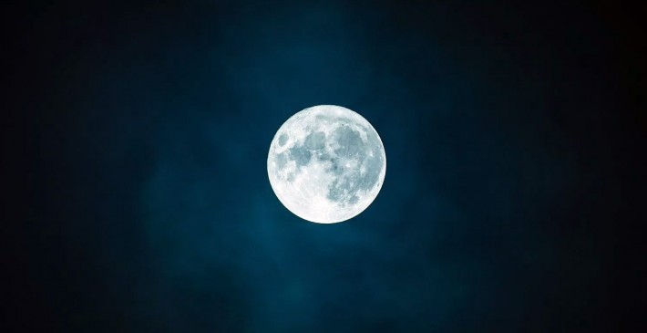 Lionsgate обрушит Луну на Землю вместе с Роландом Эммерихом