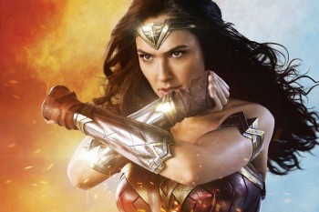 Новая глава Warner Bros. выбрала Чудо-женщину вместо Бэтмена и Супермена