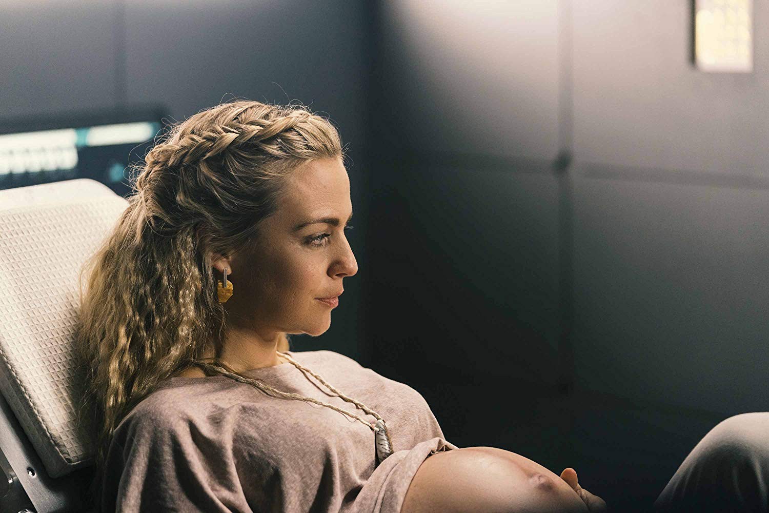 Сериал Летящие сквозь ночь (2018). Кадр N153567