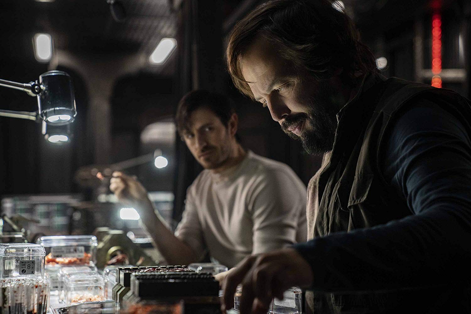 Сериал Летящие сквозь ночь (2018). Кадр N153591