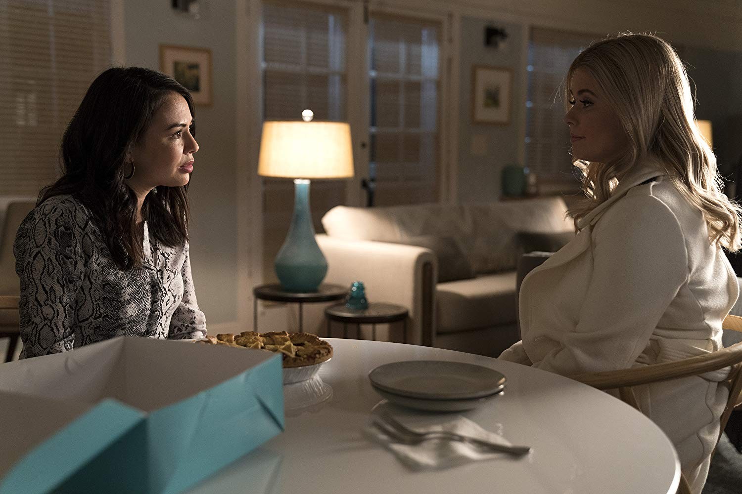 Сериал Милые обманщицы: Перфекционистки (2019). Кадр N155508