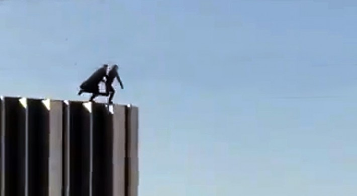 На съемках Матрицы 4 каскадеры прыгнули с небоскреба