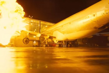 Кристофер Нолан разбил настоящий Boeing 747 на съемках "Довода"